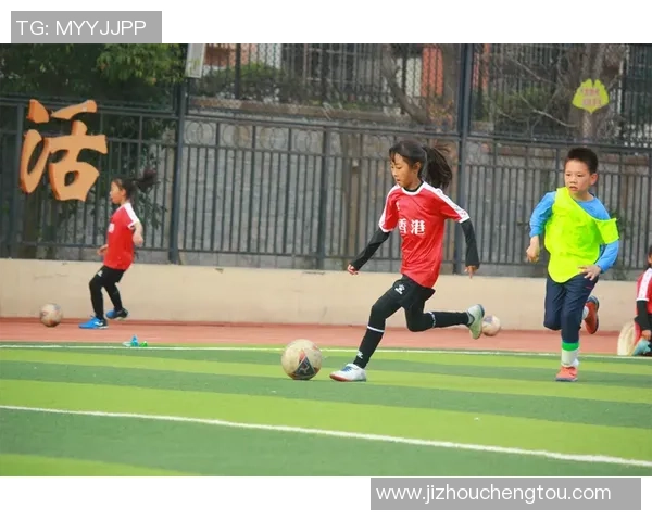 华裔外籍足球明星女儿的成长故事与未来梦想探索