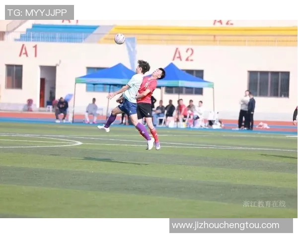 足球明星亲临中国传统舞龙活动感受文化魅力与体育精神的完美结合 足球明星亲临中国传统舞龙活动感受文化魅力与体育精神的完美结合